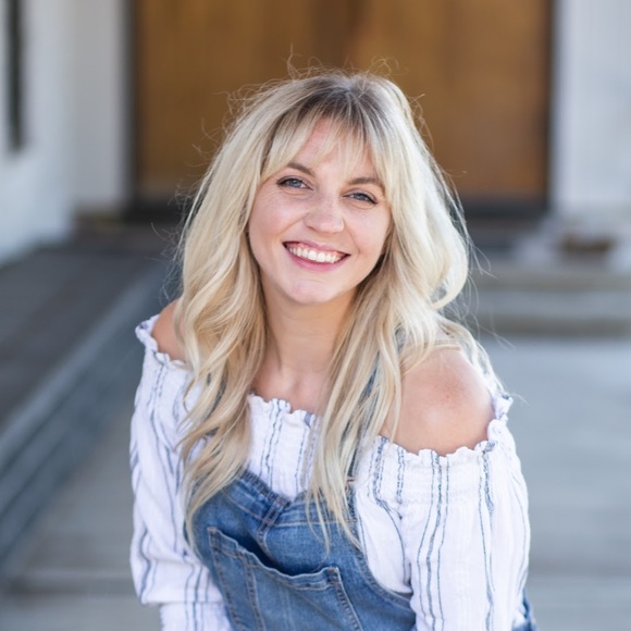 Meet your Posher, Traci - Picture 3 of 3